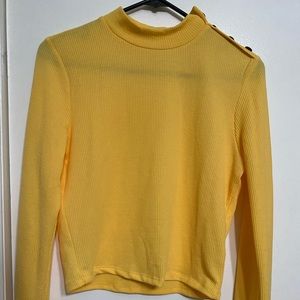 Active USA Long Sleeve Yellow Sweater size Large